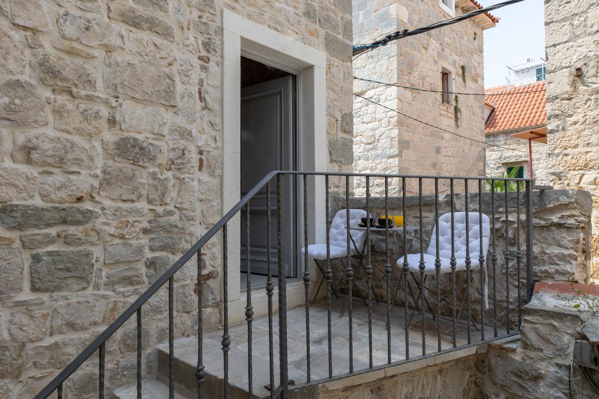 Balturio Boutique 4 Stars Properties In The Center Kaštela Kültér fotó
